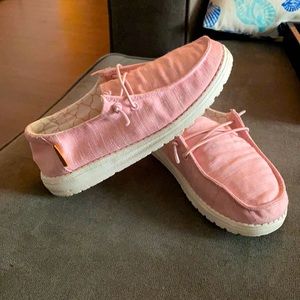 HEY DUDE - pink size 1
